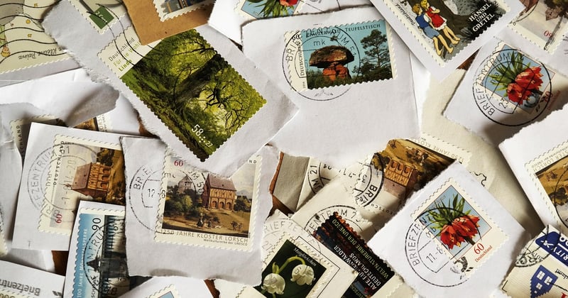 Combien de timbres pour 100g en 2026 ? Le guide complet