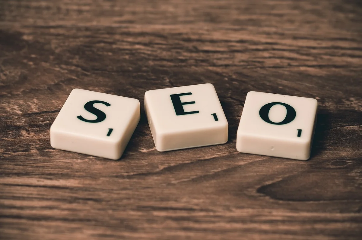 Combien de temps faut-il pour voir les premiers résultats SEO ?