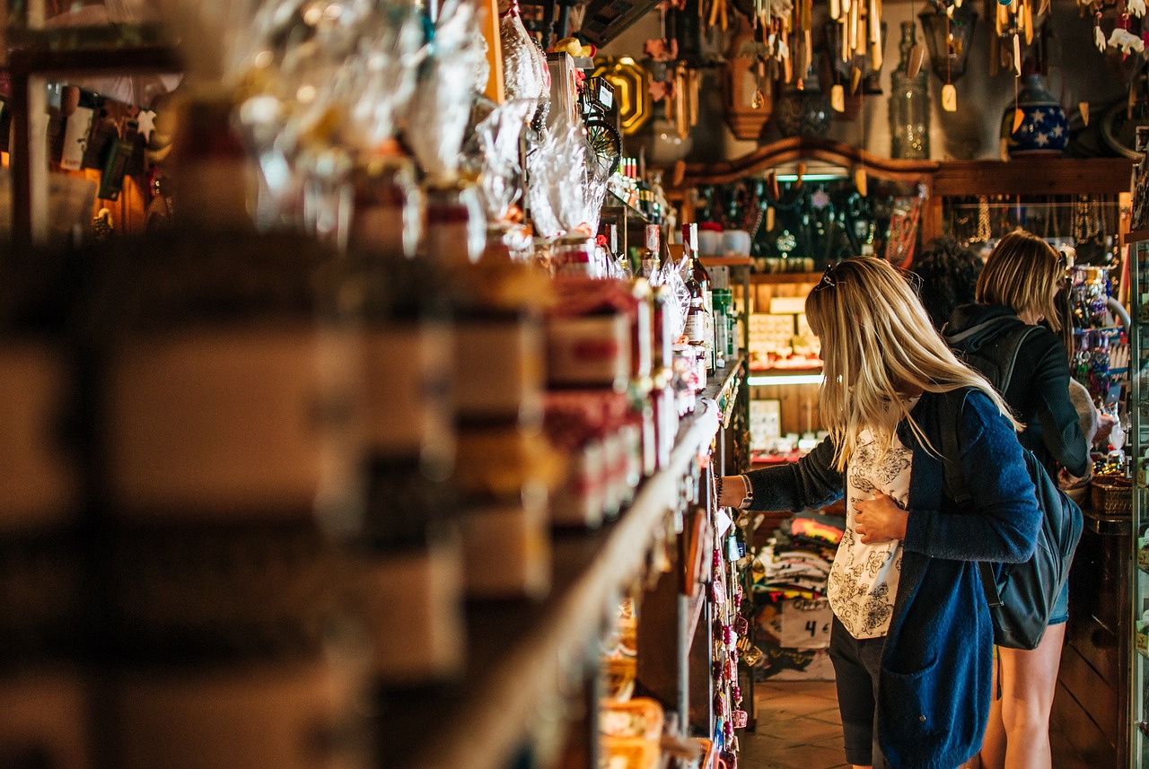 découvrez les facettes passionnantes du comportement des consommateurs, des tendances d'achat aux influences socioculturelles, et apprenez comment ces éléments façonnent les décisions d'achat et les stratégies marketing.