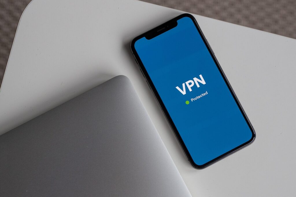 d&eacute;couvrez comment un vpn prot&egrave;ge votre vie priv&eacute;e en ligne, s&eacute;curise vos connexions internet et vous permet d'acc&eacute;der &agrave; des contenus g&eacute;o-restreints en toute s&eacute;curit&eacute;.